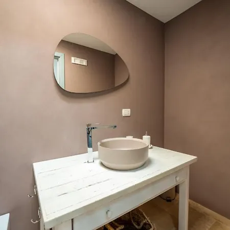 Trullo Vignaiolo With Private Pool In Ostuni