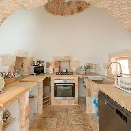 Trullo Vignaiolo With Private Pool In Ostuni