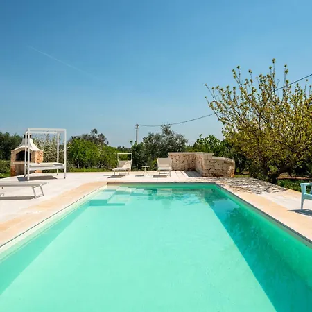 Trullo Vignaiolo With Private Pool In Ostuni