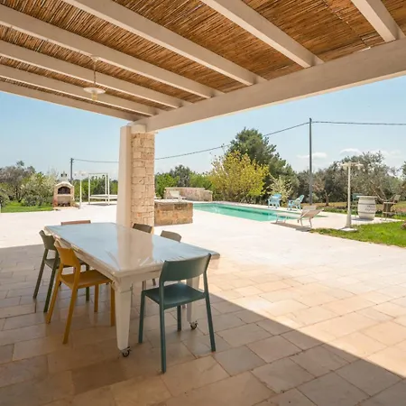 Trullo Vignaiolo With Private Pool In Ostuni