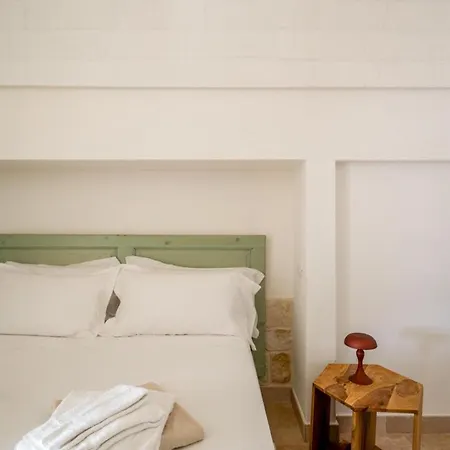 Trullo Vignaiolo With Private Pool In Ostuni