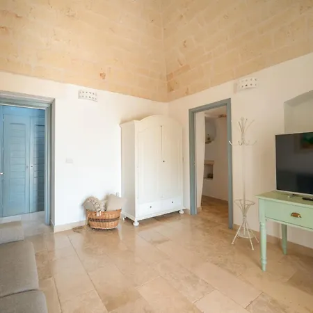 Trullo Vignaiolo With Private Pool In Appartement