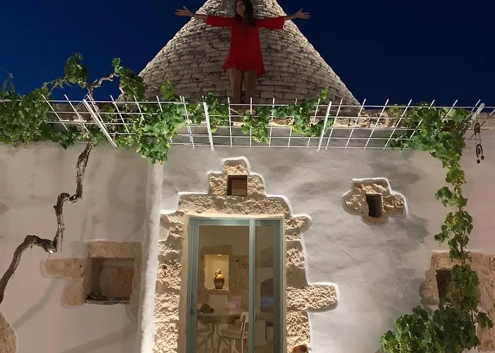 Trullo Vignaiolo With Private Pool In Apartman Ostuni